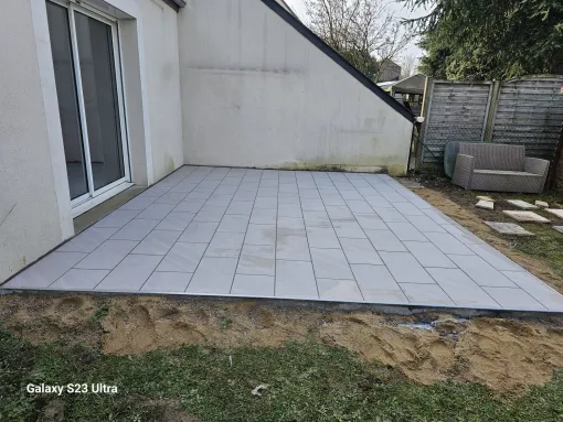 Réalisation d'une dalle pour terrasse béton carrelée à Châteaubriant, Châteaubriant, Mangalia Maçonnerie