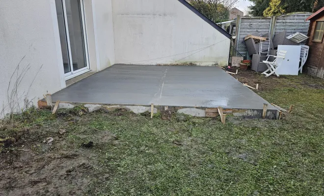 Réalisation d'une dalle pour terrasse béton carrelée à Châteaubriant, Châteaubriant, Mangalia Maçonnerie